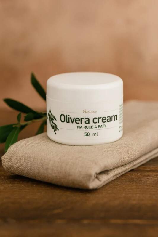 Levně Olivera Cream 50 ml – krém na suché a rozpraskané ruce a paty (Krém s olivovým olejem a panthenolem pro každodenní péči o suchou pokožku rukou i pat.)